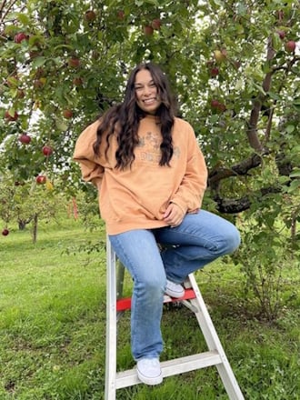 Headshot of Leah Nelson